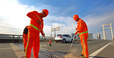 High-visibility clothing